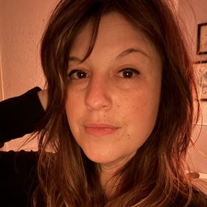 Meet your Posher, Alaya